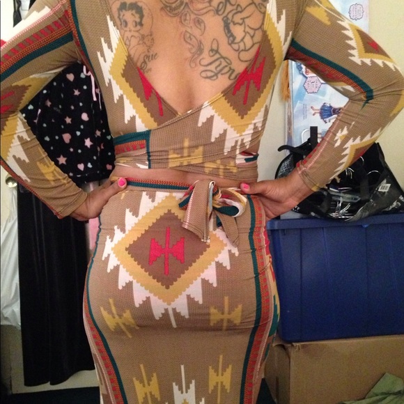 Two piece - Picture 4 of 4